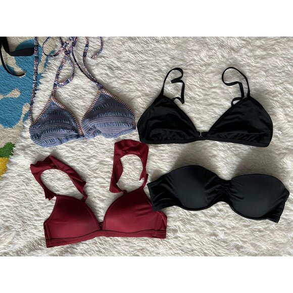 Bikini lot.. 4 bikini tops, 1 bottom and 1 bikini set SMALL - Picture 2 of 12